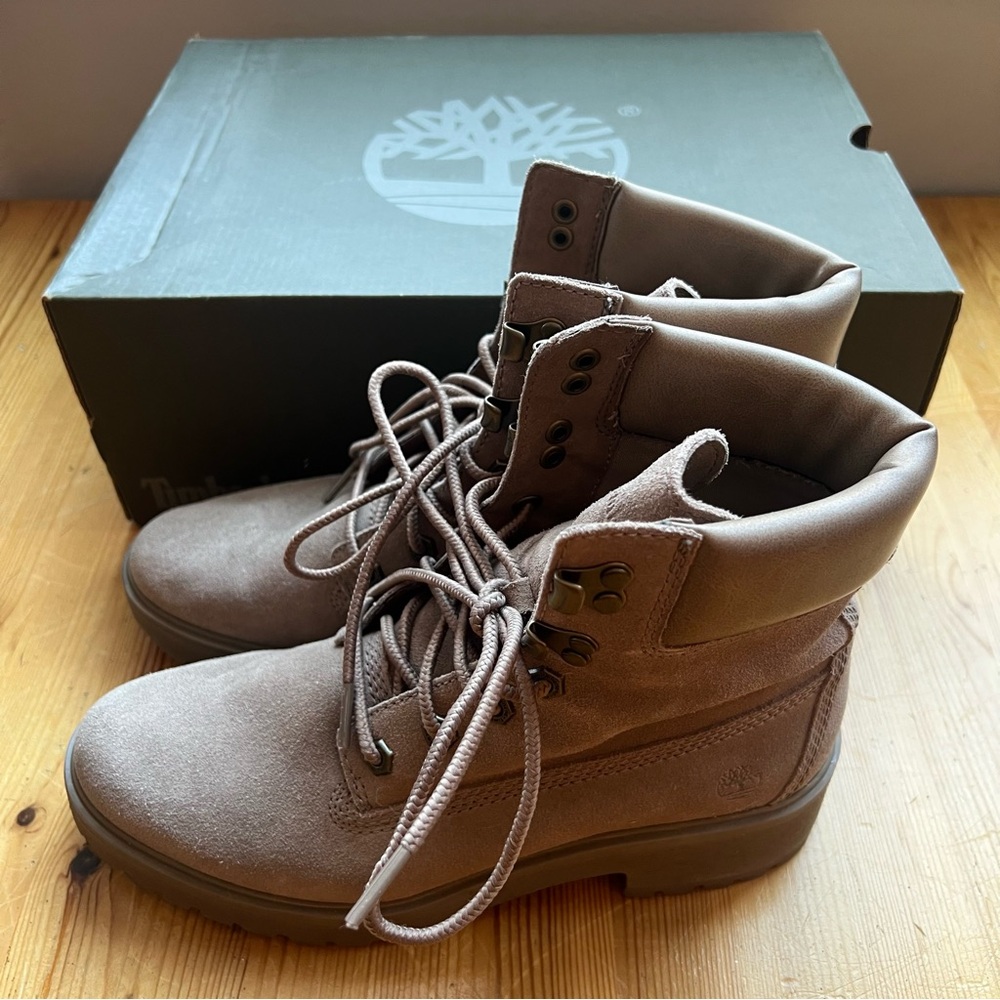 Timberland Carnaby Cool Taupe Suede Lug Sole Hiking Style Boots size 9
